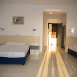 Hotel West End *