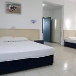 West End Hotel *