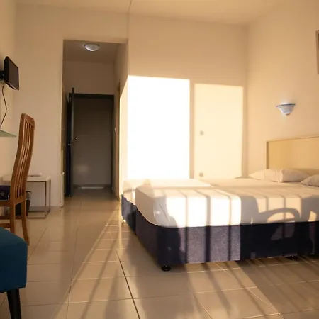West End Hotel Peyia