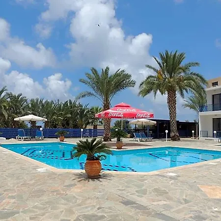 West End Hotel Peyia