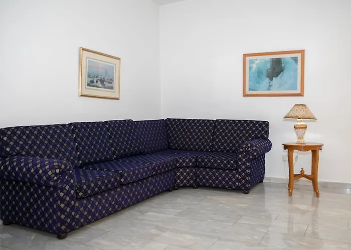 West End Hotel Pegeia