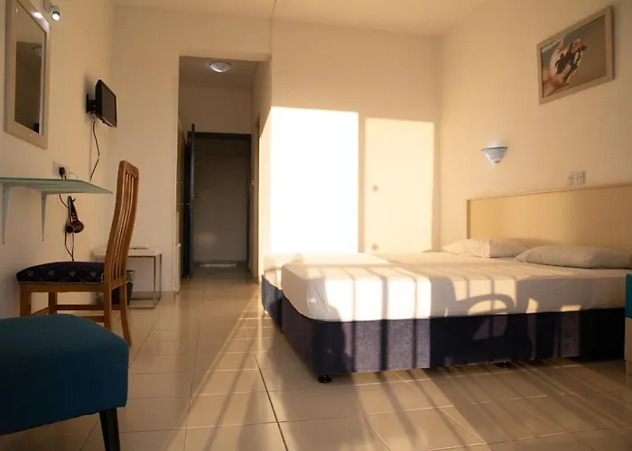 West End Hotel Pegeia