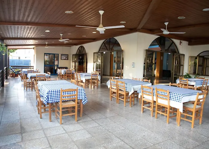 Hotel West End Pegeia