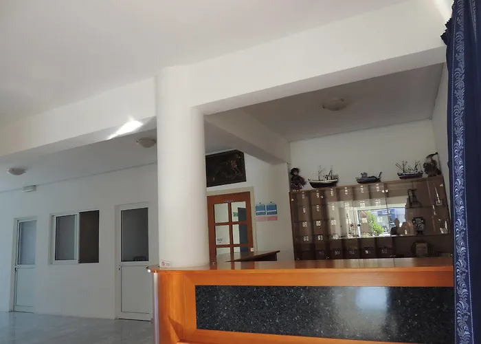 West End Hotel Pegeia