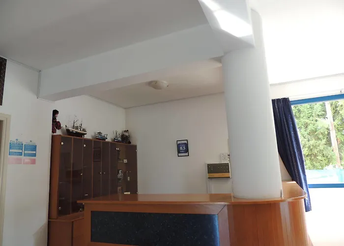 West End Hotel Pegeia
